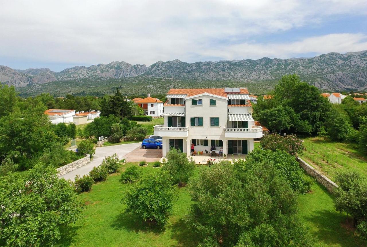 Apartments Vila Ana Seline Bagian luar foto