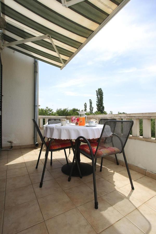 Apartments Vila Ana Seline Bagian luar foto