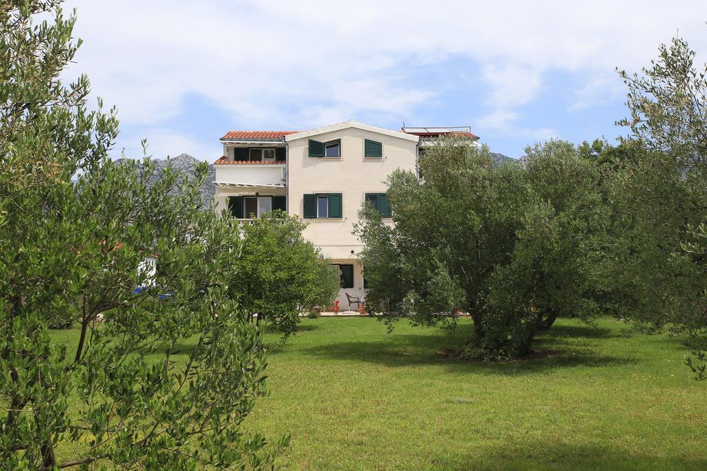 Apartments Vila Ana Seline Bagian luar foto