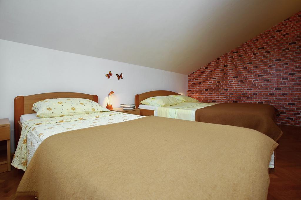 Apartments Vila Ana Seline Bagian luar foto