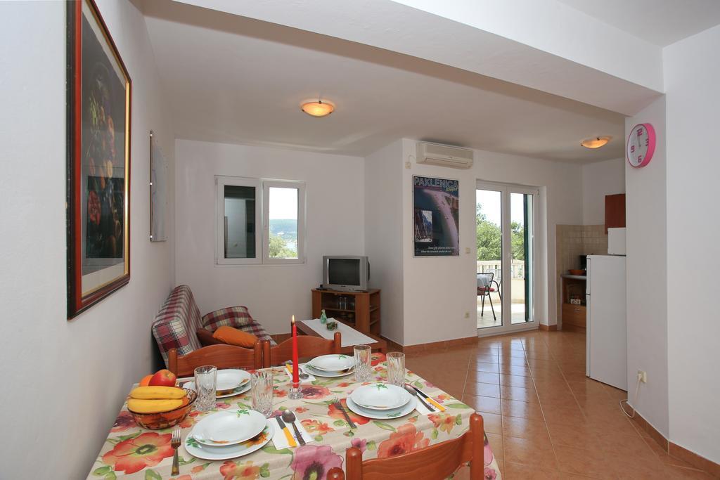 Apartments Vila Ana Seline Bagian luar foto