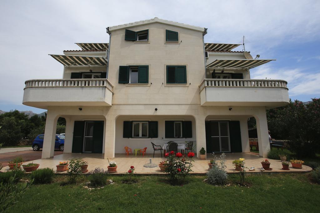 Apartments Vila Ana Seline Bagian luar foto